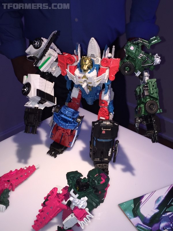 NYCC 2015   Transformers Combiner Wars Galvatron, Skullcruncher, Blaster, More  (15 of 18)